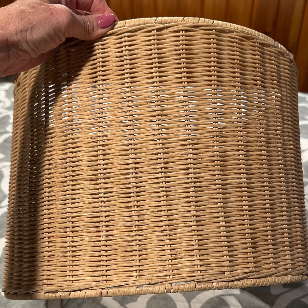 Source Unknown Tan Woven lampshade - Picture 3 of 5